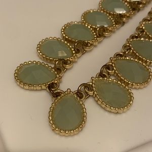 Light green gem statement necklace 💚